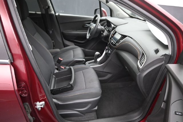 Used 2017 Chevrolet Trax LT AWD/4WD image 10