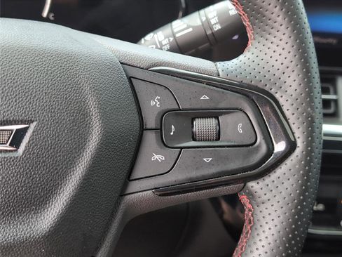 Used 2024 Chevrolet Trax RS w/ Sunroof Package image 30