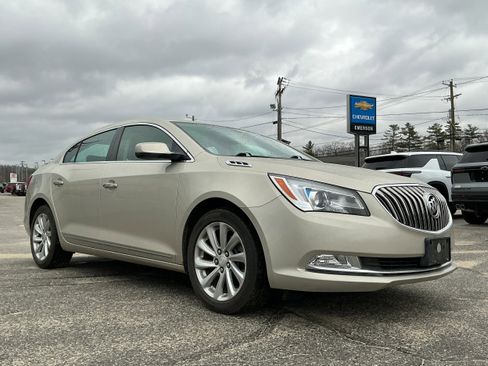 Used 2014 Buick LaCrosse FWD image 2
