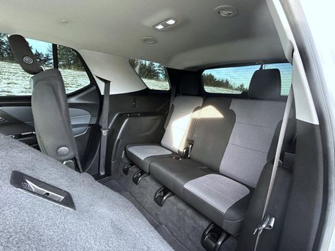 Used 2018 Chevrolet Traverse LT image 20