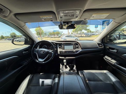 Used 2017 Toyota Highlander Limited AWD/4WD image 43