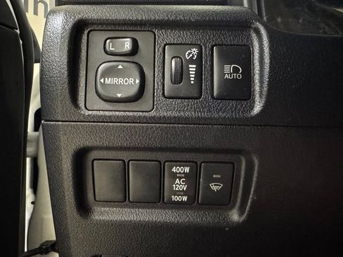 Used 2022 Toyota 4Runner SR5 image 10