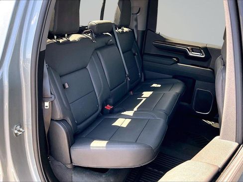 Used 2024 Chevrolet Silverado 1500 LT Trail Boss w/ LT Trail Boss Premium Package AWD/4WD image 28