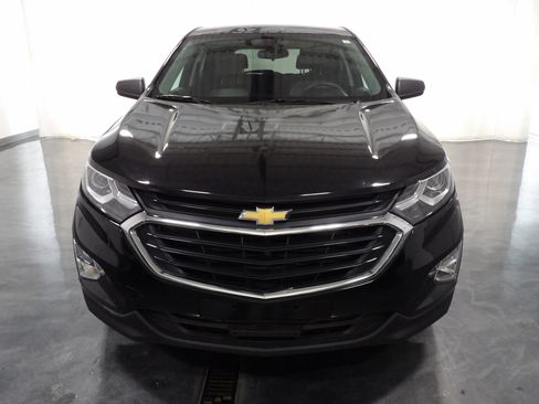Used 2019 Chevrolet Equinox LS w/ LS Convenience Package FWD image 2