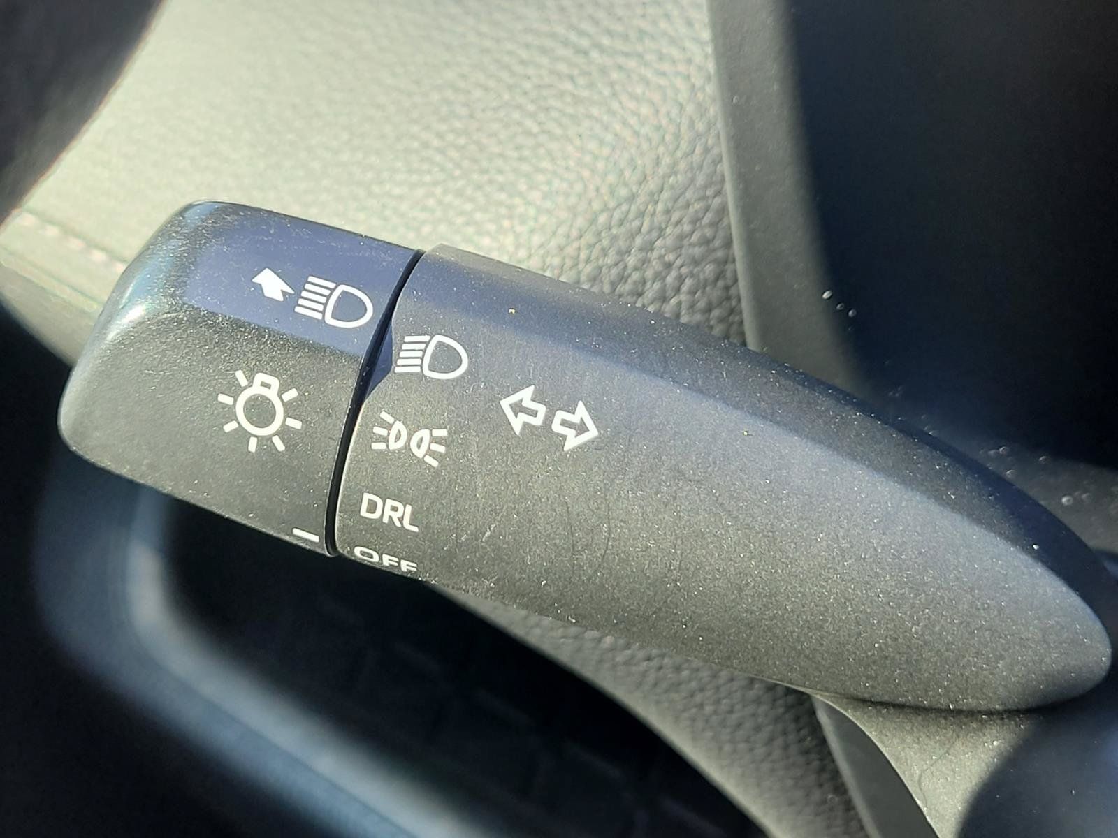 Used 2022 Toyota RAV4 LE AWD/4WD image 29