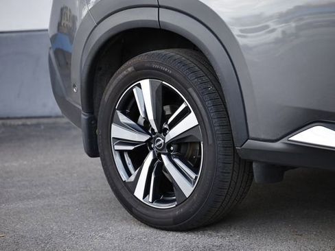 Used 2023 Nissan Rogue SL w/ SL Premium Package image 6