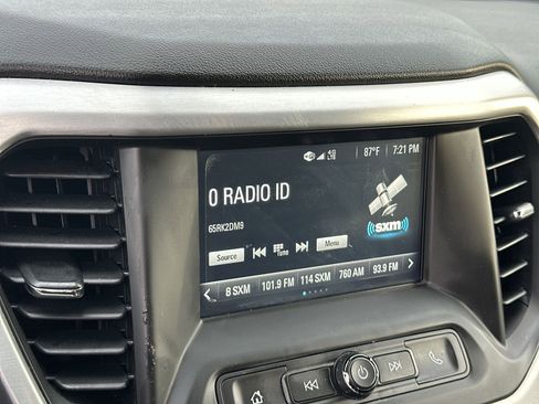 Used 2019 GMC Acadia SLE FWD image 12