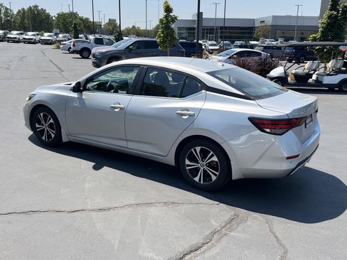 Used 2020 Nissan Sentra SV FWD image 11