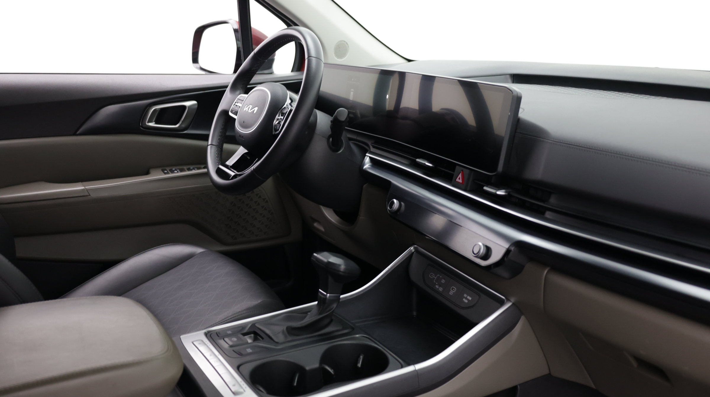 Used 2025 Kia Carnival FWD image 37