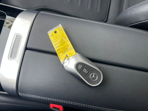 Used 2024 Mercedes-Benz C 300 4MATIC Sedan image 4