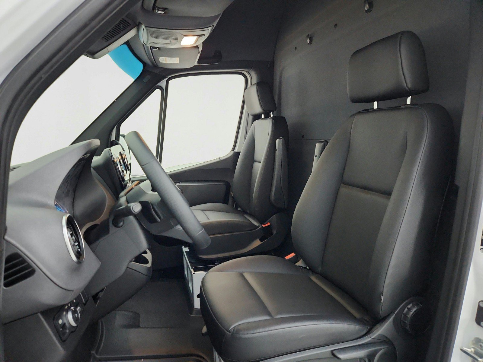 New 2025 Mercedes-Benz eSprinter 170 Cargo image 17