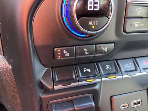 Used 2020 Chevrolet Silverado 1500 LTZ image 21