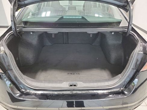 Used 2024 Nissan Altima 2.5 SV image 12