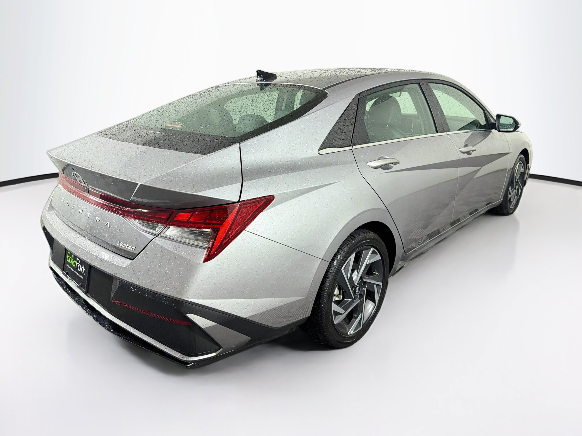 Used 2025 Hyundai Elantra Limited FWD image 9