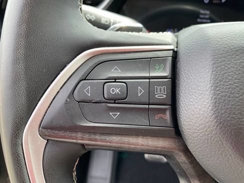 Used 2023 Jeep Grand Cherokee Limited AWD/4WD image 20