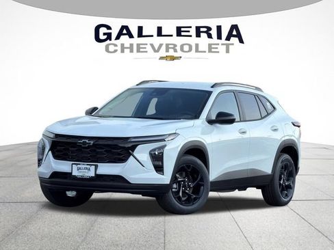 New 2026 Chevrolet Trax LT w/ Driver Confidence Package FWD image 1