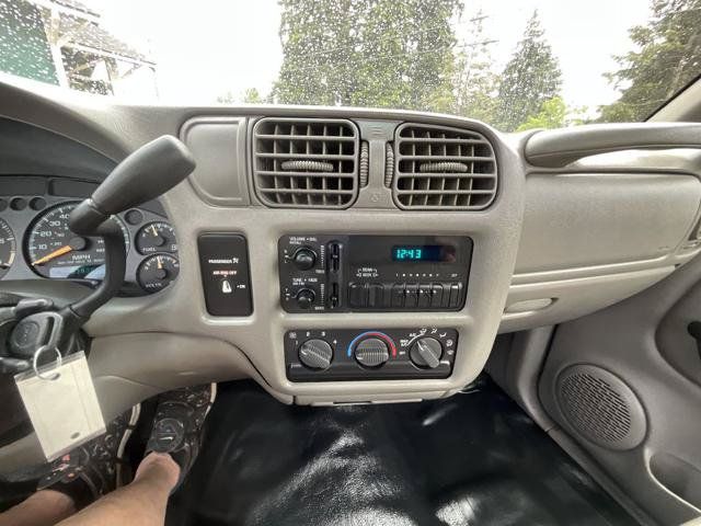 Used 2000 GMC Sonoma SL RWD image 13