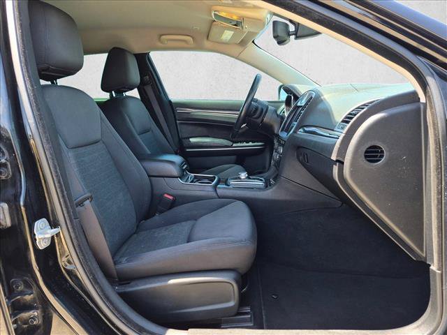 Used 2020 Chrysler 300 Touring w/ Sport Appearance Package RWD image 21