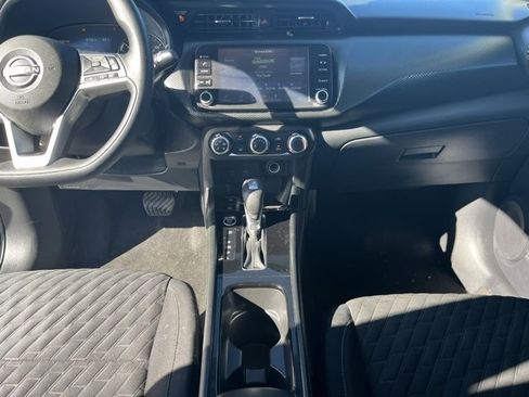 Used 2023 Nissan Kicks SV image 9