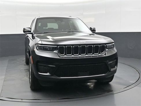 New 2025 Jeep Grand Cherokee Laredo image 10