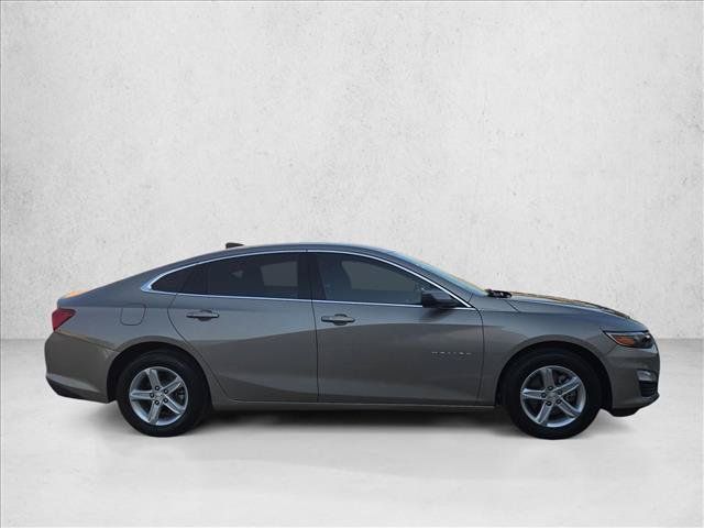 Used 2025 Chevrolet Malibu LS FWD image 4