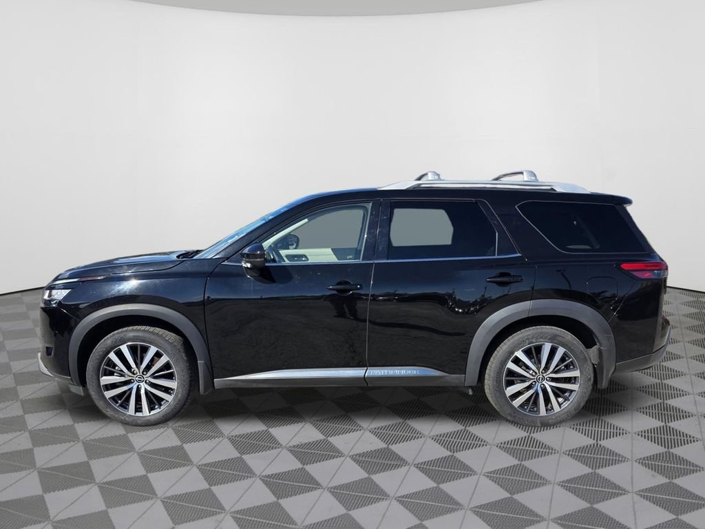 Used 2022 Nissan Pathfinder Platinum w/ Lighting Package (N92) AWD/4WD image 15