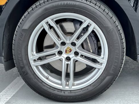 Used 2025 Porsche Macan image 26