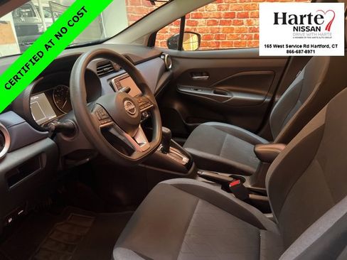 Used 2023 Nissan Versa SV image 8