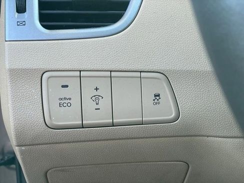 Used 2013 Hyundai Elantra GLS w/ Preferred Pkg image 12