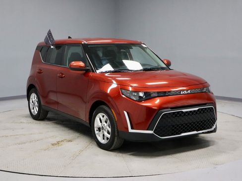 Used 2023 Kia Soul LX w/ LX Technology Package image 1