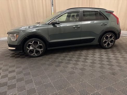 Certified 2023 Kia Niro EX Touring image 8