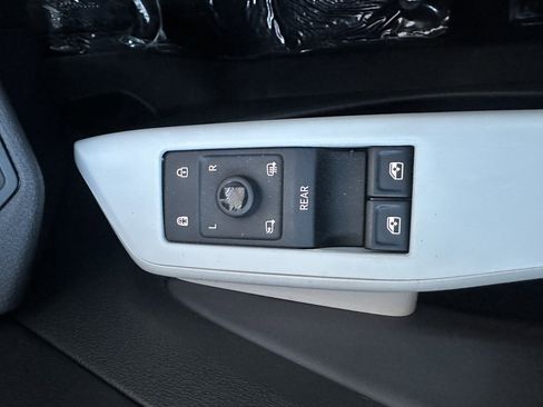 Used 2021 Volkswagen ID.4 1st Edition image 28