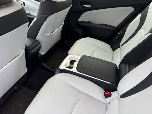 Used 2017 Toyota Prius Prime Premium image 13