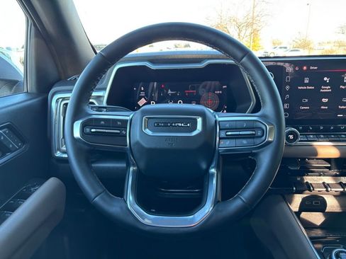 Used 2024 GMC Canyon Denali image 24
