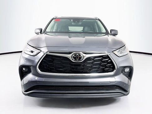 Used 2025 Toyota Highlander Limited image 2