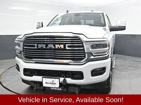 Used 2024 RAM 2500 Laramie AWD/4WD image 2