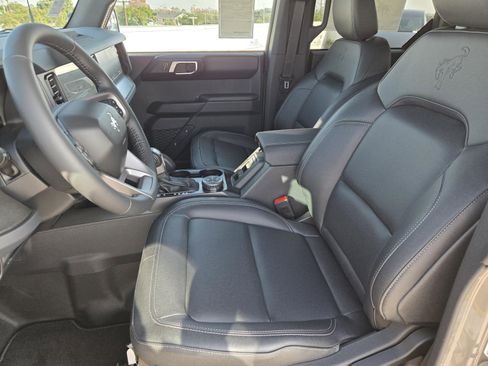 New 2025 Ford Bronco Badlands image 22