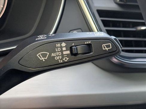 Used 2023 Audi Q5 e Prestige AWD/4WD image 7