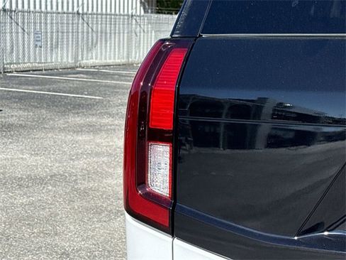 Used 2025 Ford Expedition Active image 10