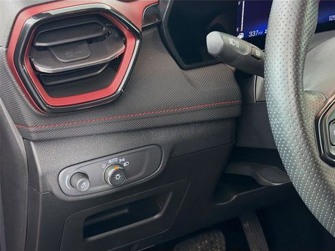 Used 2025 Chevrolet TrailBlazer RS w/ Driver Confidence Package image 10