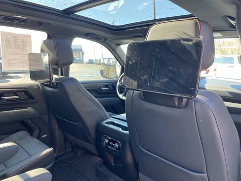 Used 2025 GMC Yukon AT4 w/ AT4 Premium Plus Package image 31