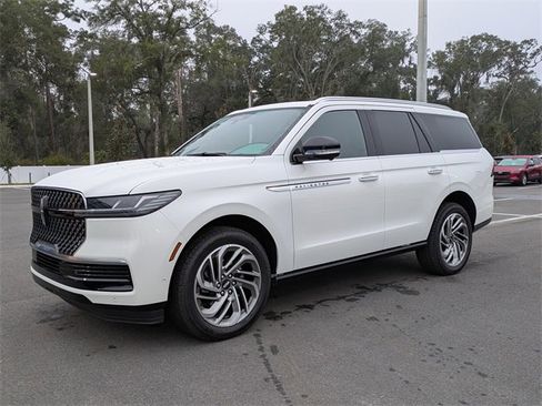 New 2025 Lincoln Navigator Reserve image 8