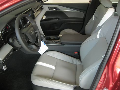 New 2026 Toyota Camry SE image 17