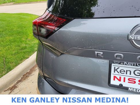 Certified 2026 Nissan Rogue SV AWD/4WD image 16