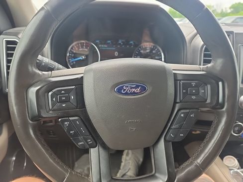 Used 2018 Ford Expedition Limited w/ Equipment Group 301A AWD/4WD image 13