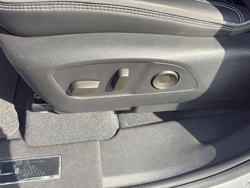 Used 2024 GMC Sierra EV Denali image 16