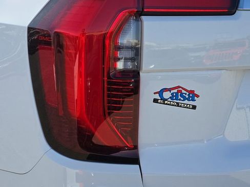 Used 2025 GMC Yukon Denali image 11