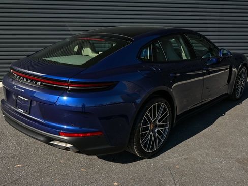 Certified 2025 Porsche Panamera image 29