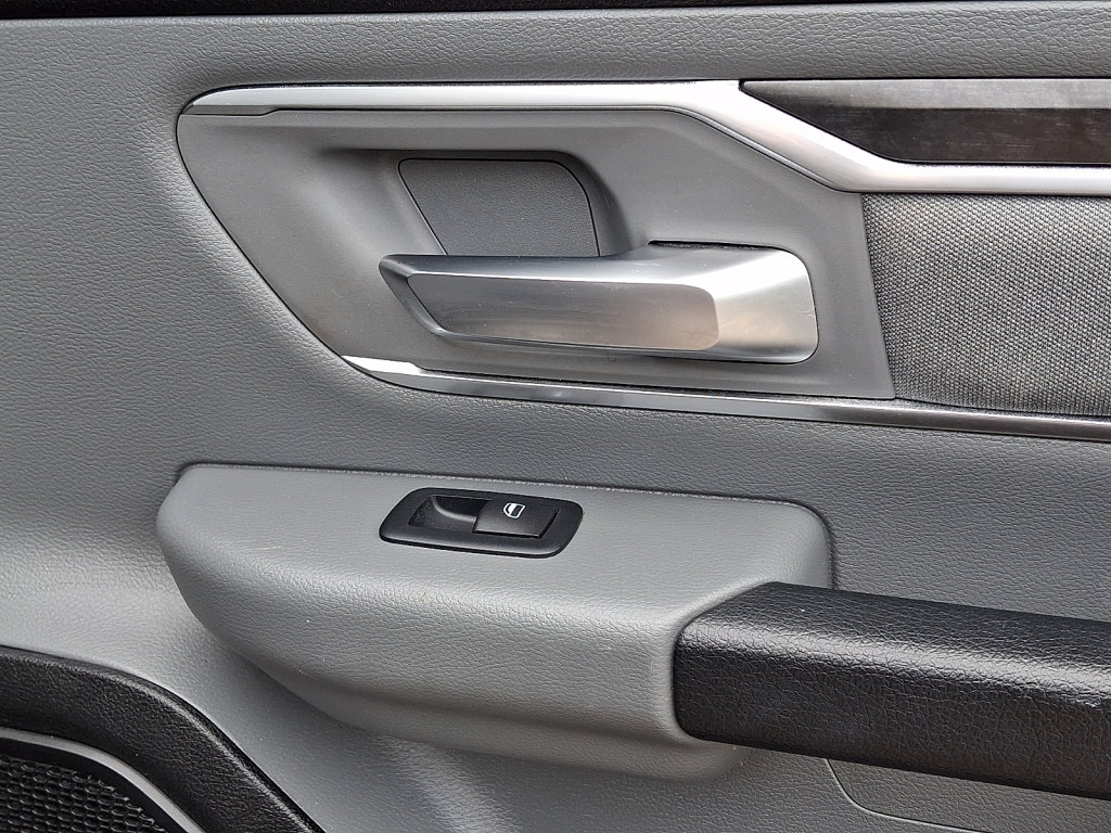 Used 2019 RAM 1500 Big Horn AWD/4WD image 14