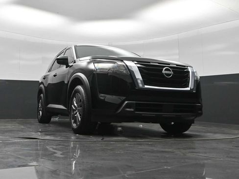 Used 2025 Nissan Pathfinder SV AWD/4WD image 19